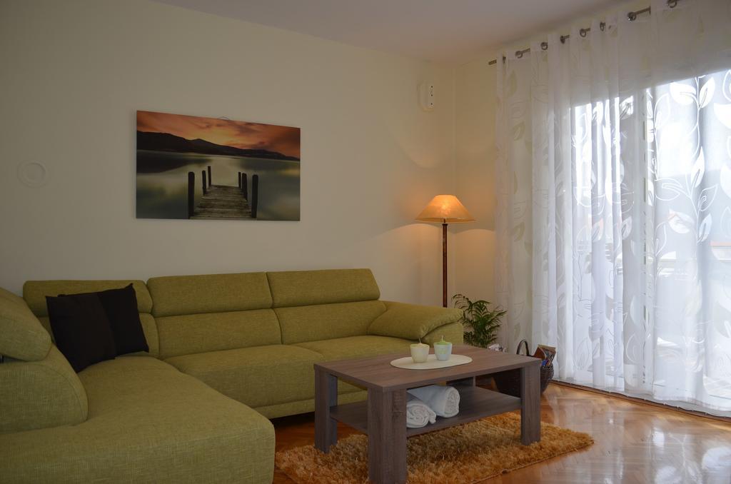 Apartments Mihalic Baška Pokoj fotografie
